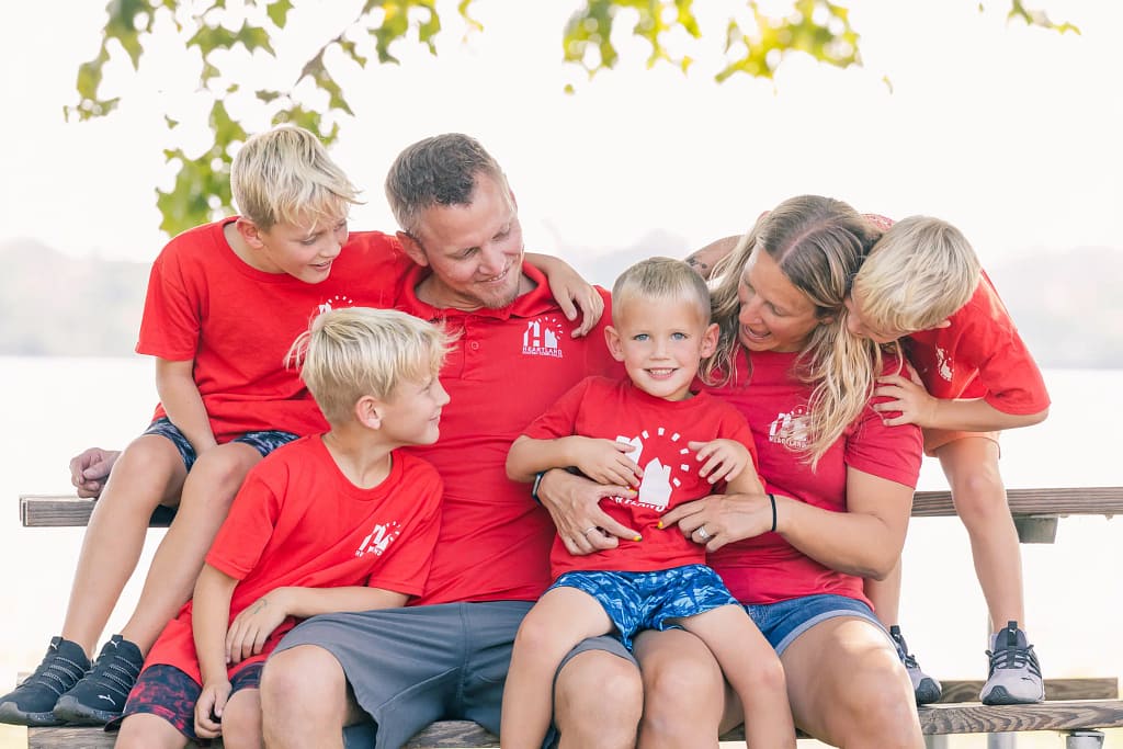 smiling family-heartland roofing-des moines