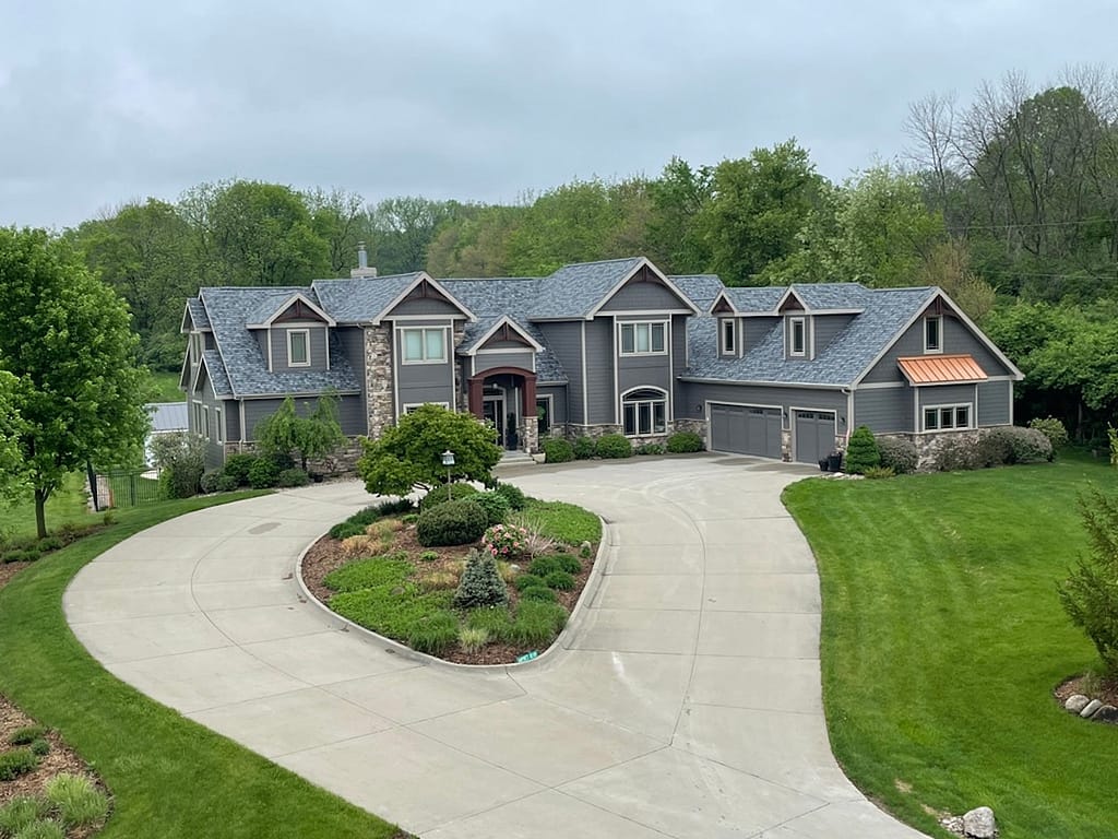 HEARTLAND new roof large house