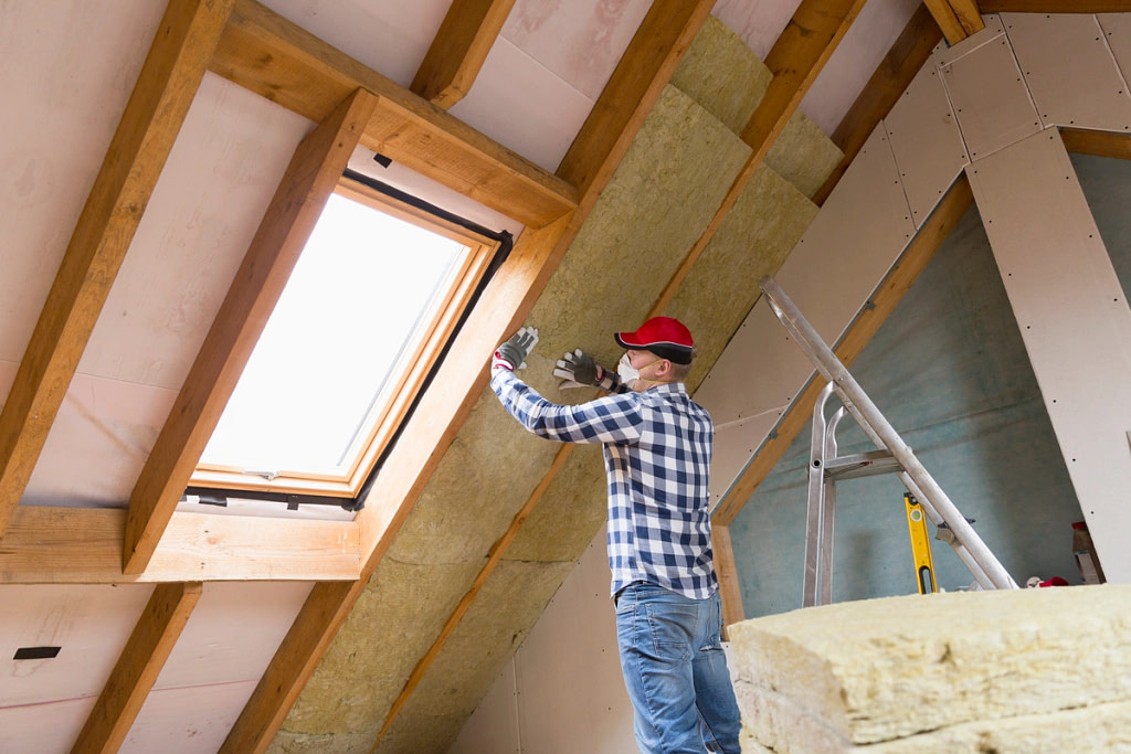 DIY or Hiring a Pro to insulate your house?