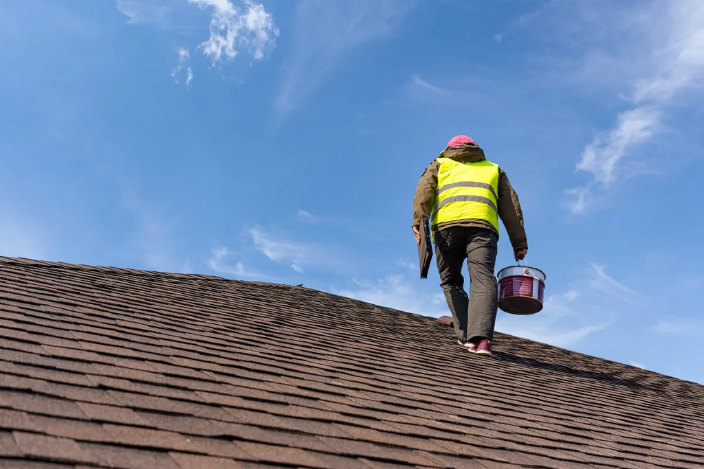 roofer walking