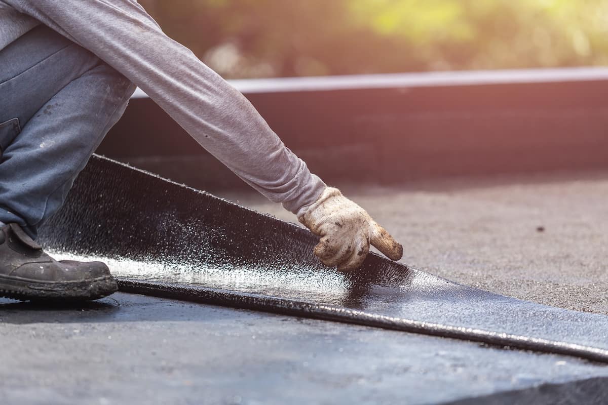 Waterproofing a flat roof
