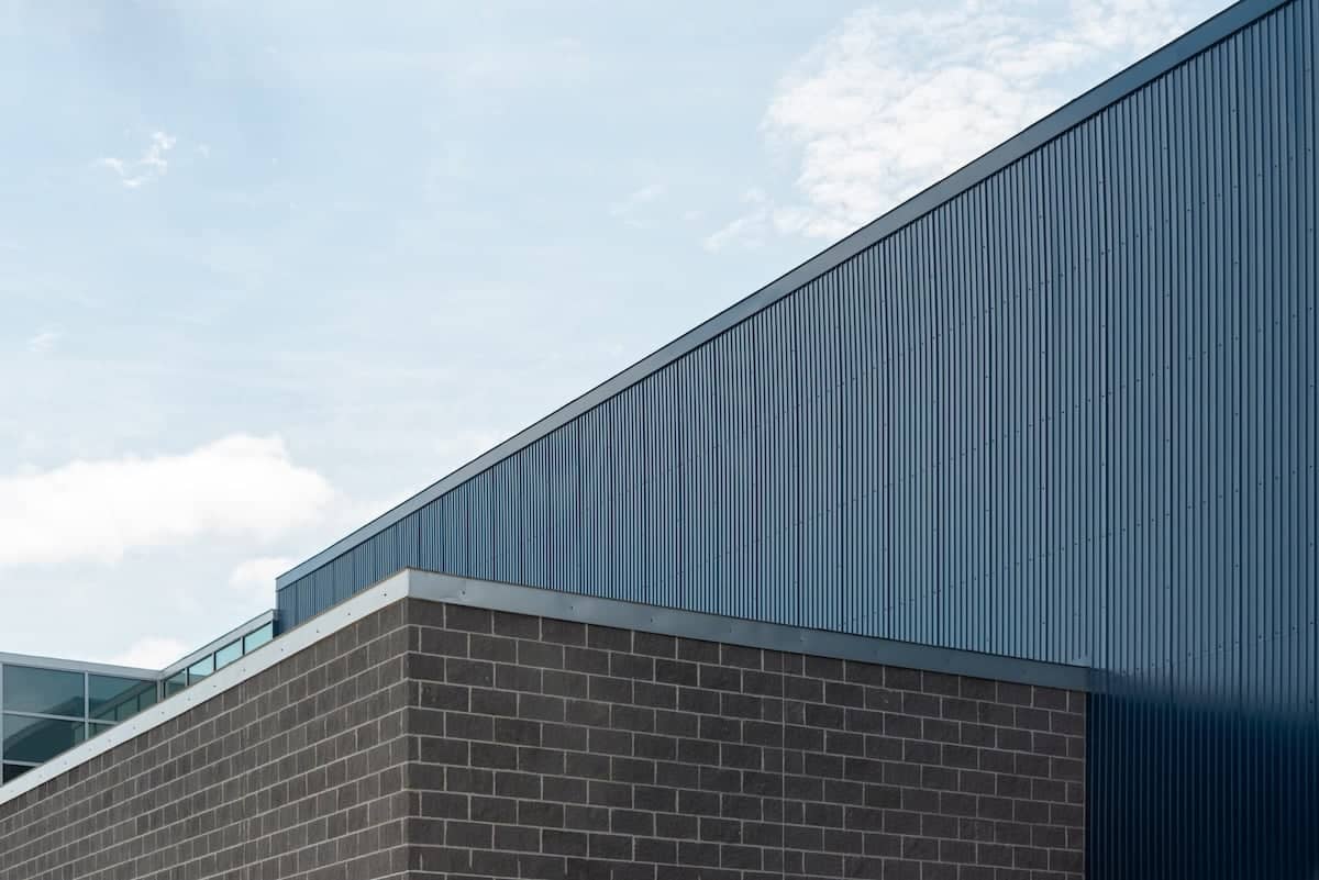 Drip edge flashing made of metal material