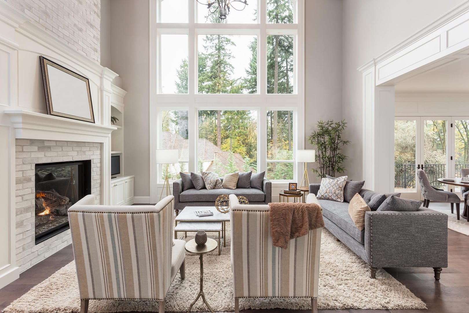 window replacement-milwaukie floor to ceiling windows in living room
