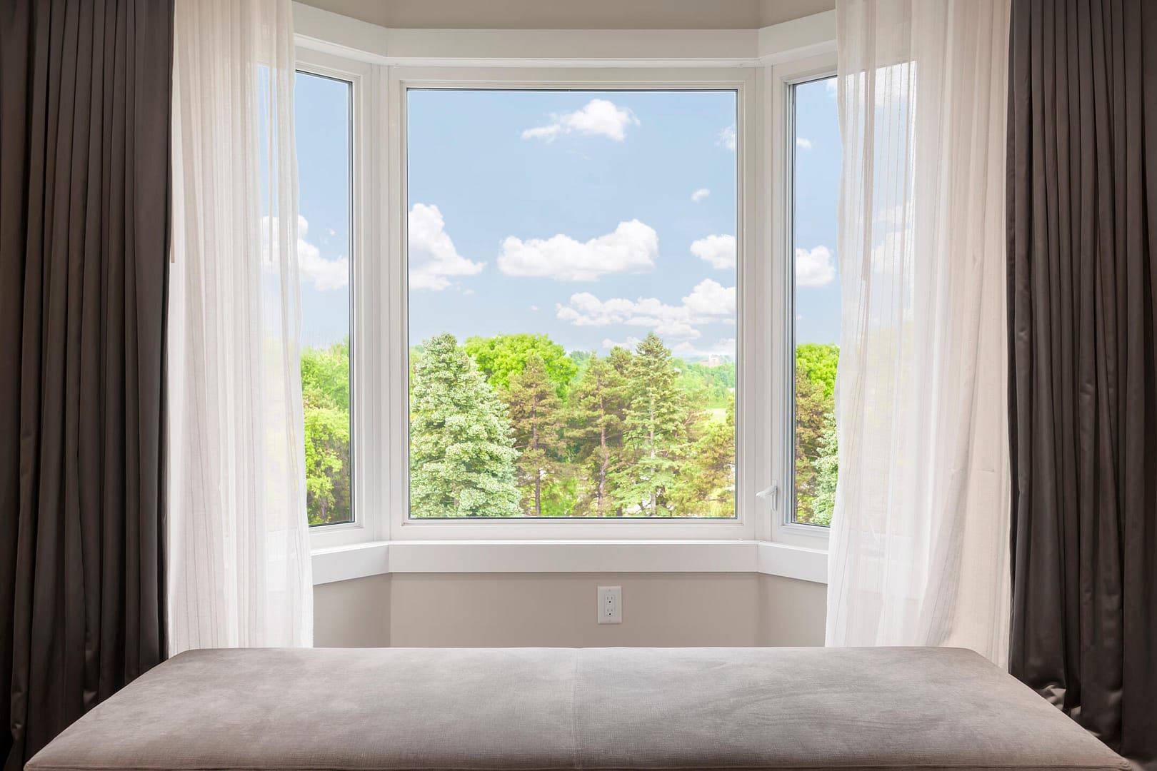 types of window-bay windows overlooking trees