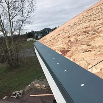 What Is The Difference Between A Drip Edge &amp; Gutter Apron?