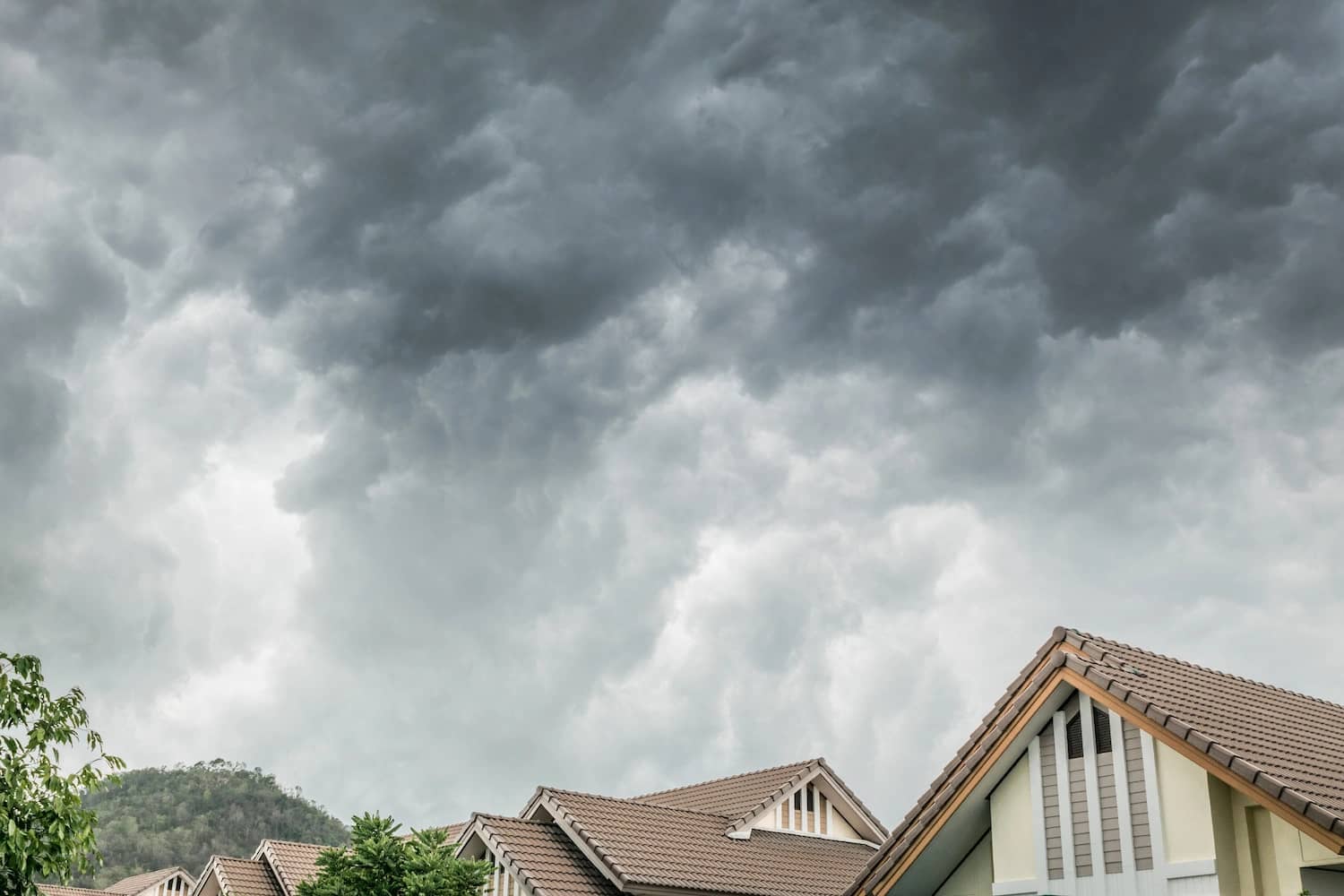 storm coming in over roofs in upper arlington, pa