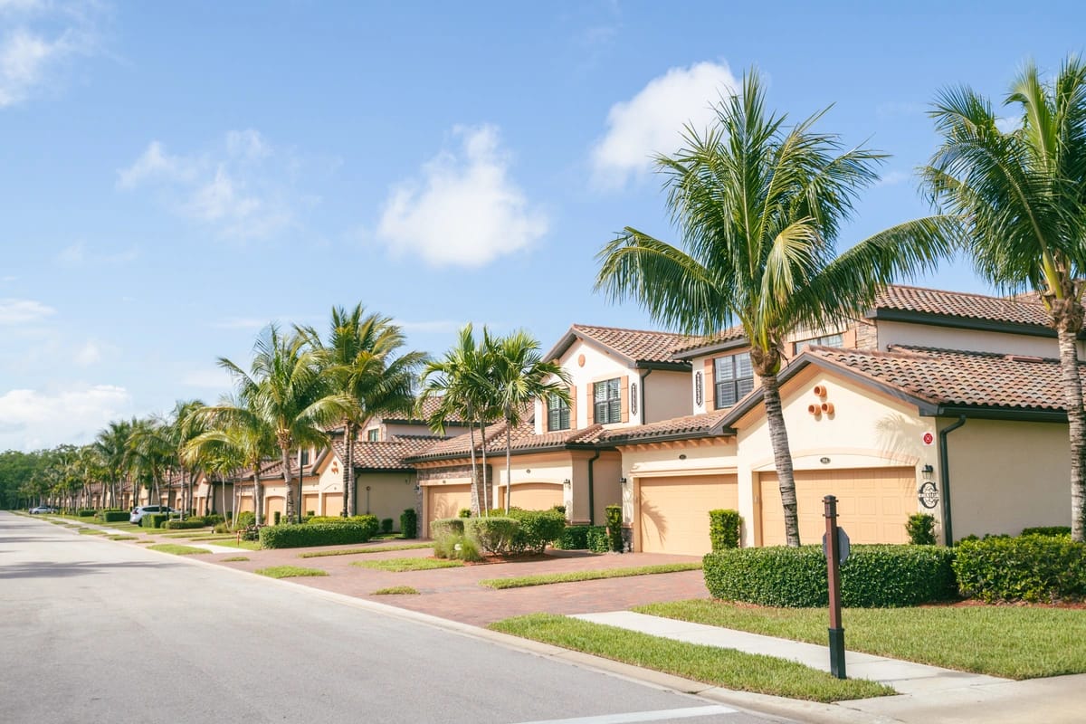 high end houses in florida with front yards