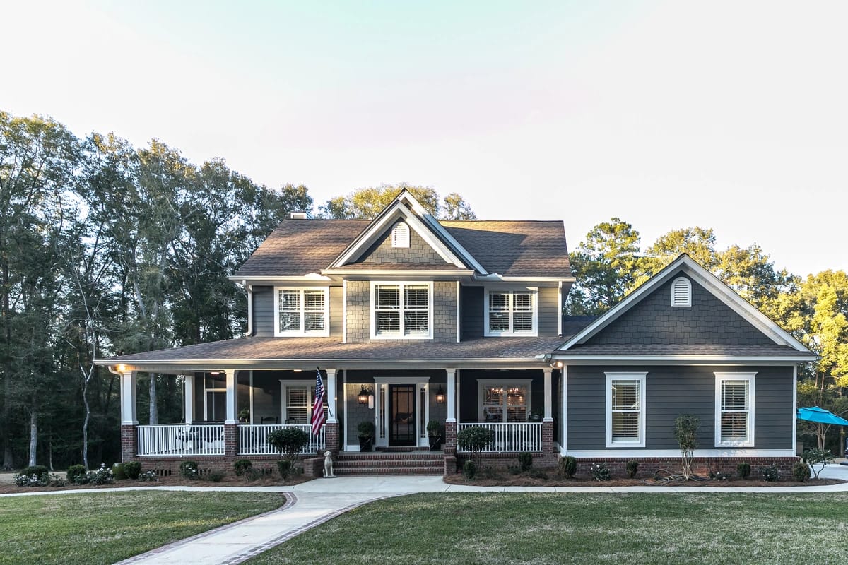 siding gray home