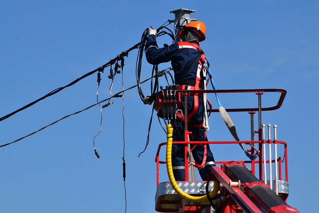 How Much Do Electricians Make