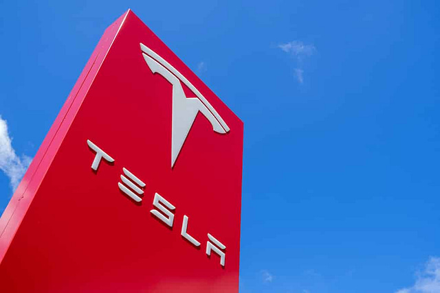 tesla roofs