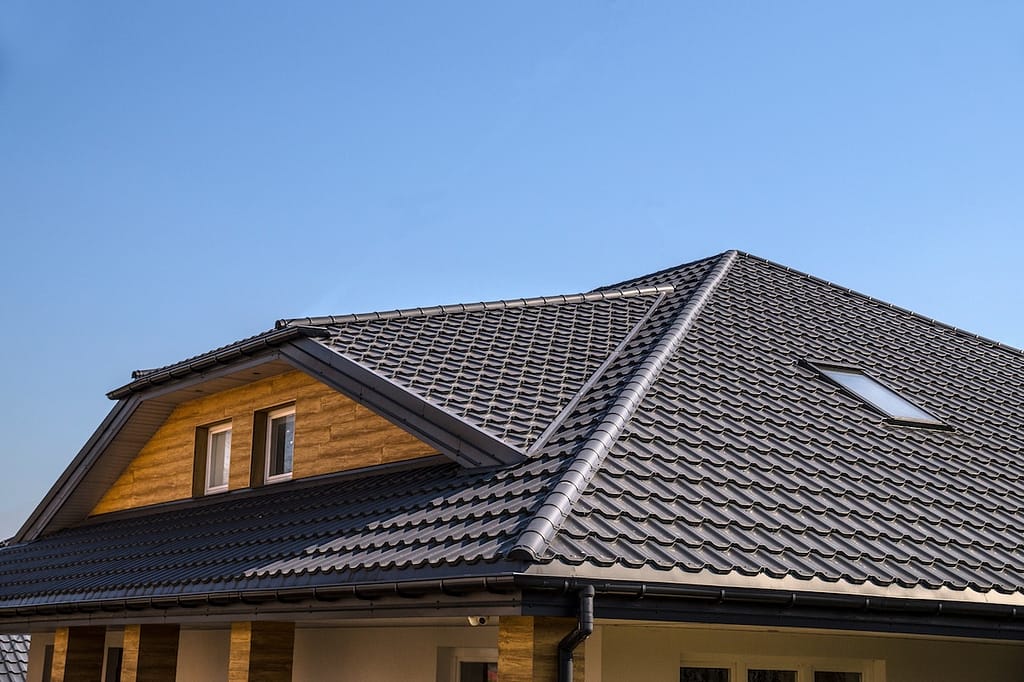 Roof made of metal roof tiles.