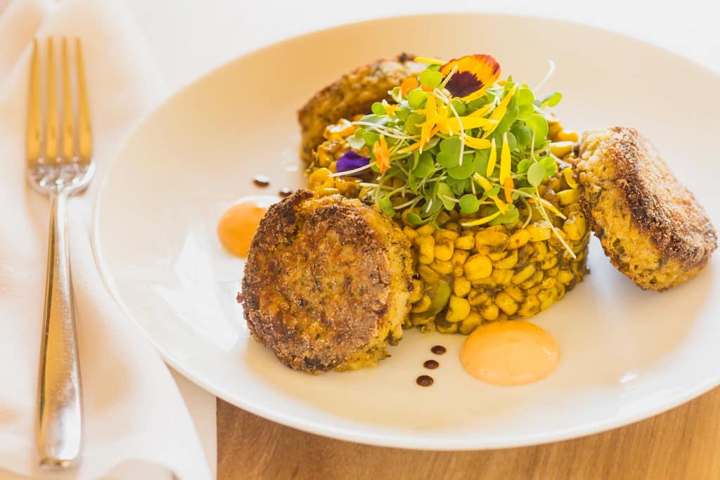vegan crab cakes with artichokes and tartar sauce