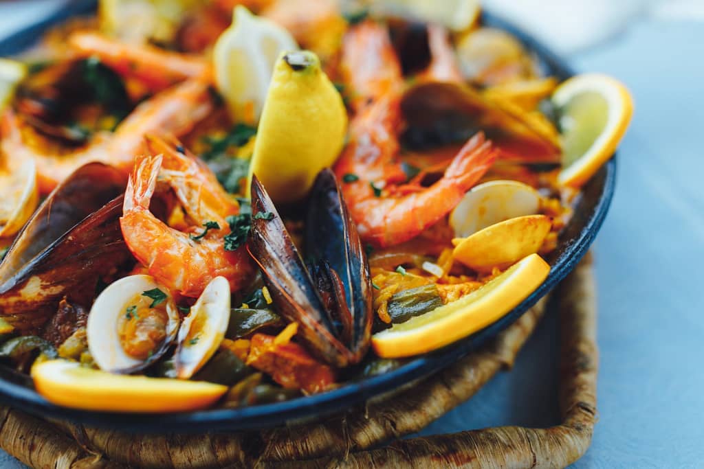 close up to seafood paella