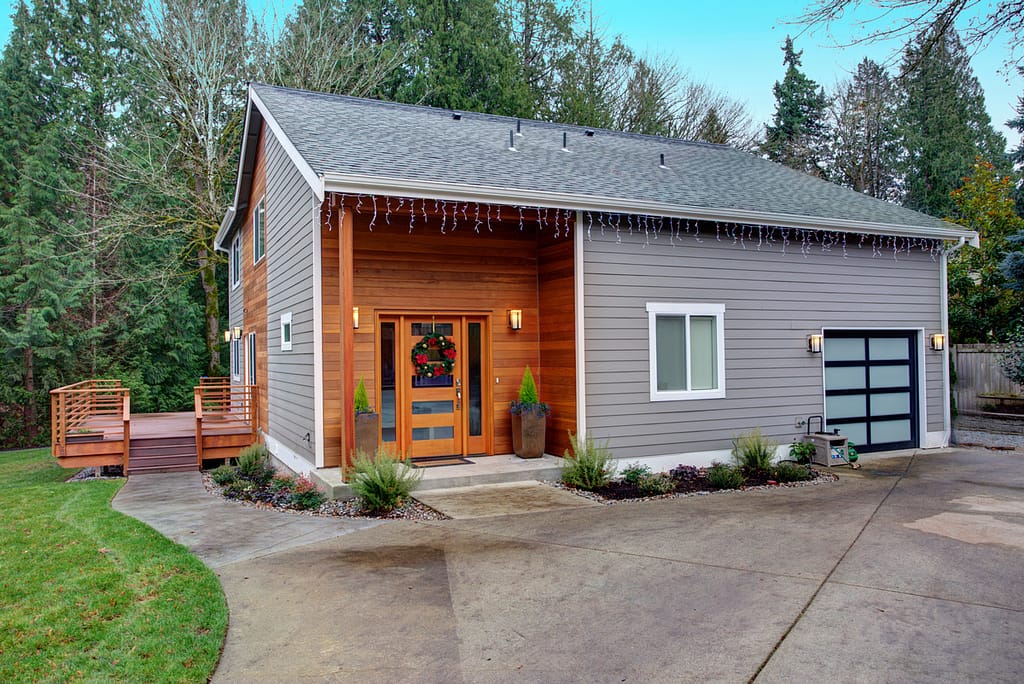hardie board vs vinyl siding