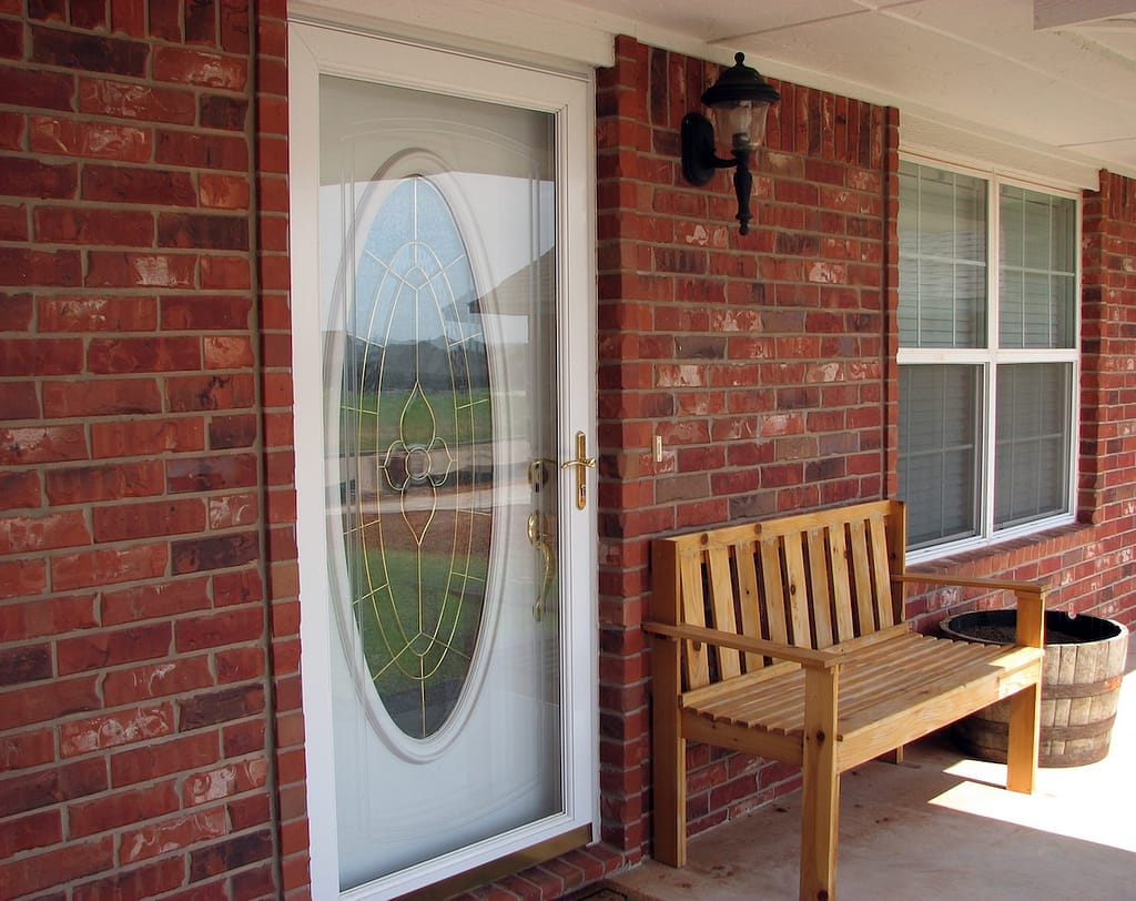 how to install a storm door