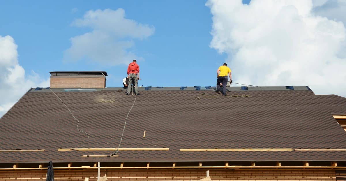 new residential house asphalt shingle installation