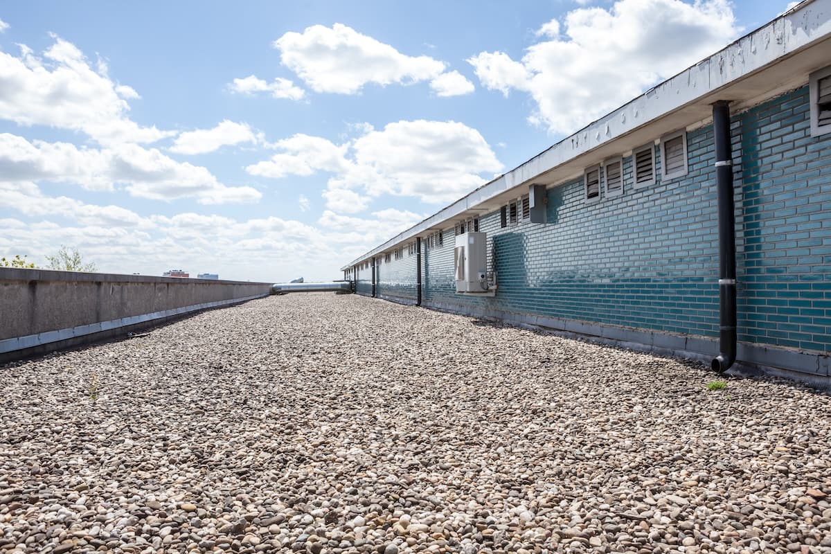 gravel and tar roof