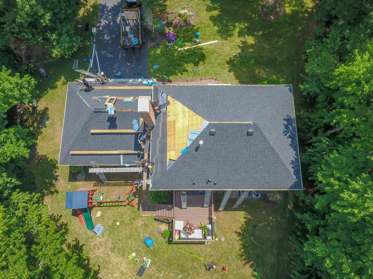 asphalt shingle house roof replacement