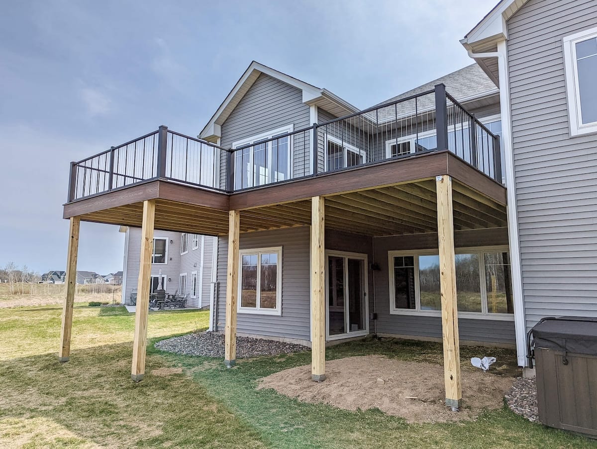 new custom built deck mahtomedi mn