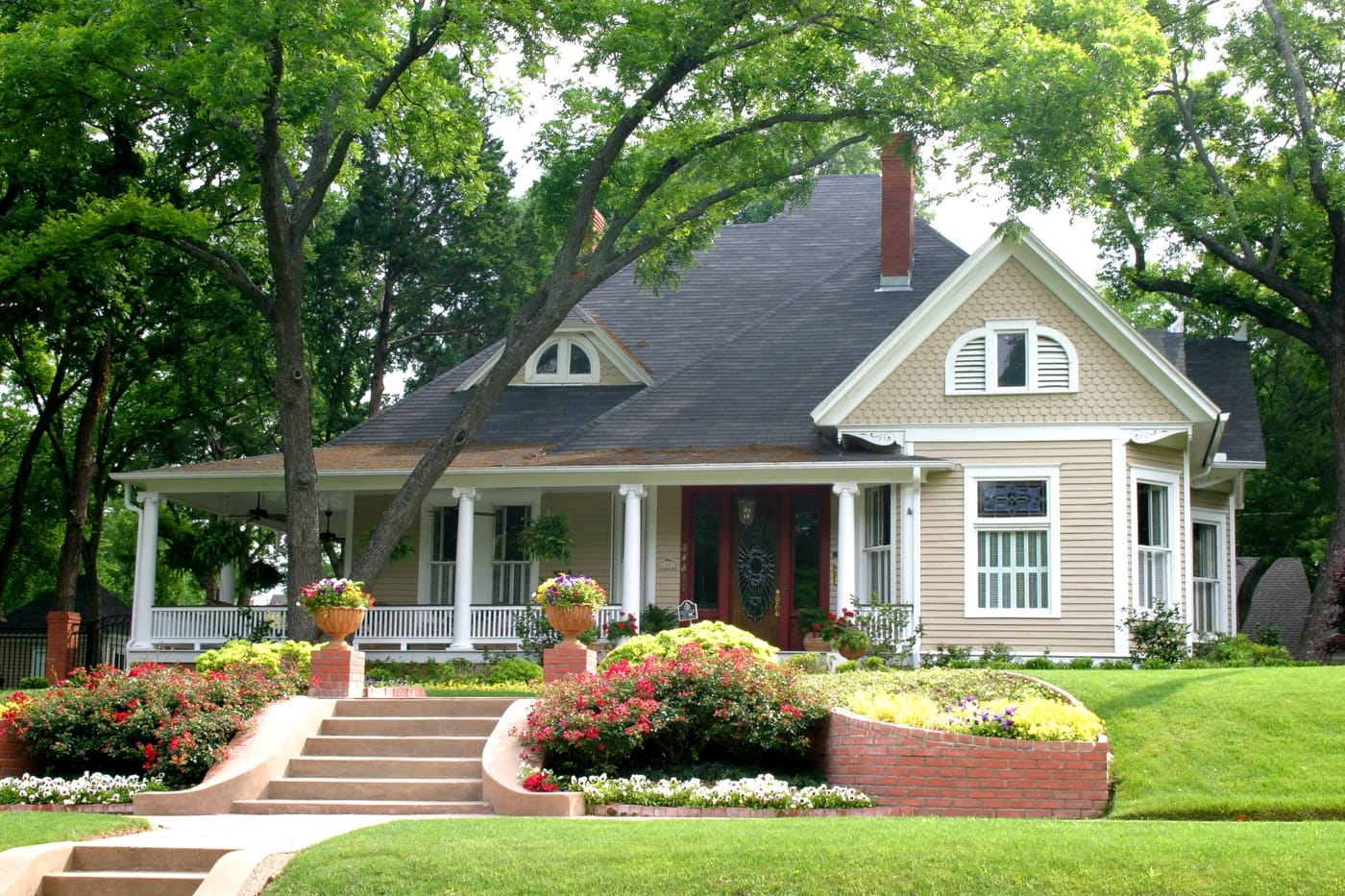 residential home in pennsylvania with new dark shingle roof installation