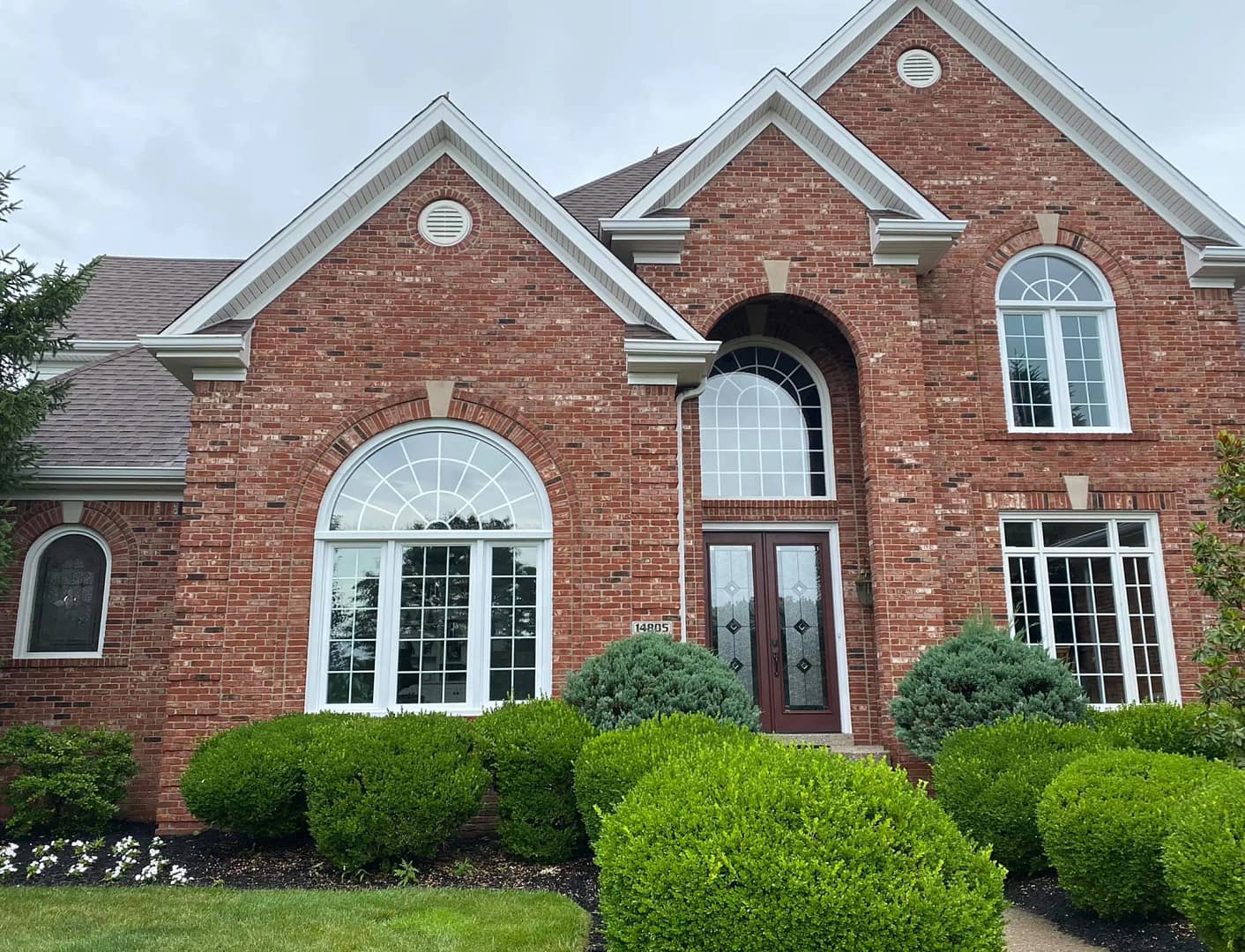 Louisville, KY brick home with new window installation