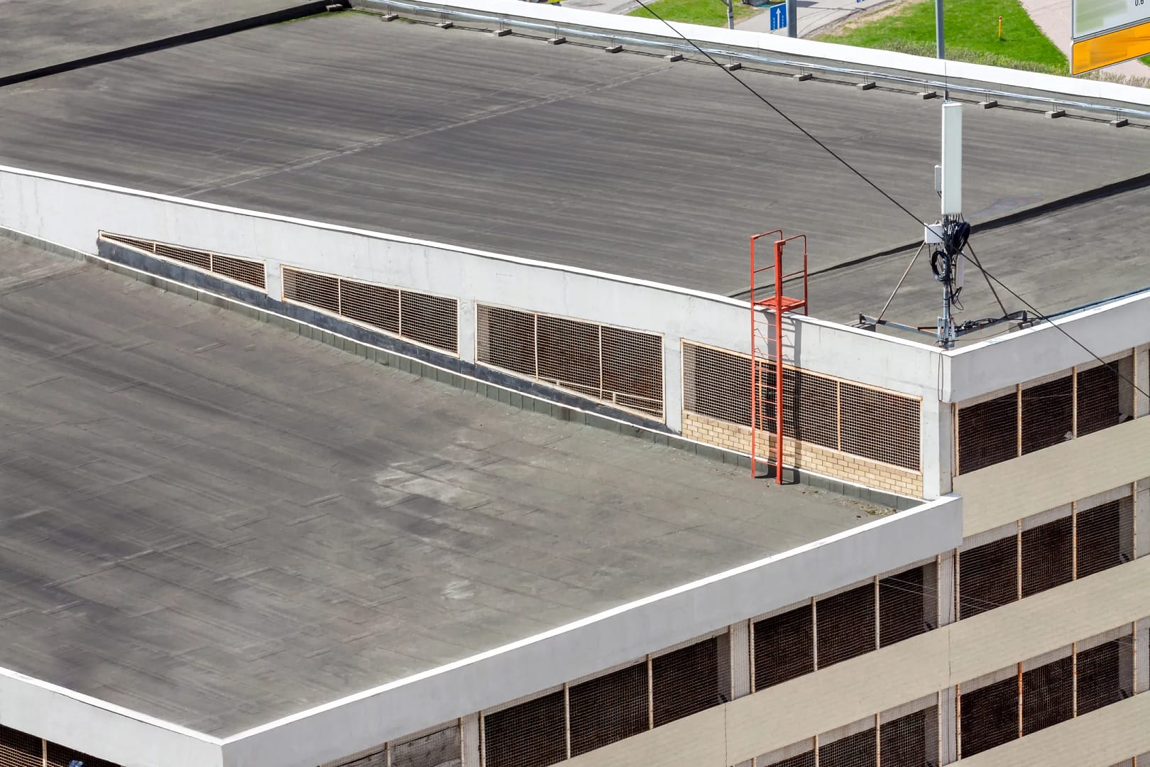 Flat roof commercial building in Ambler