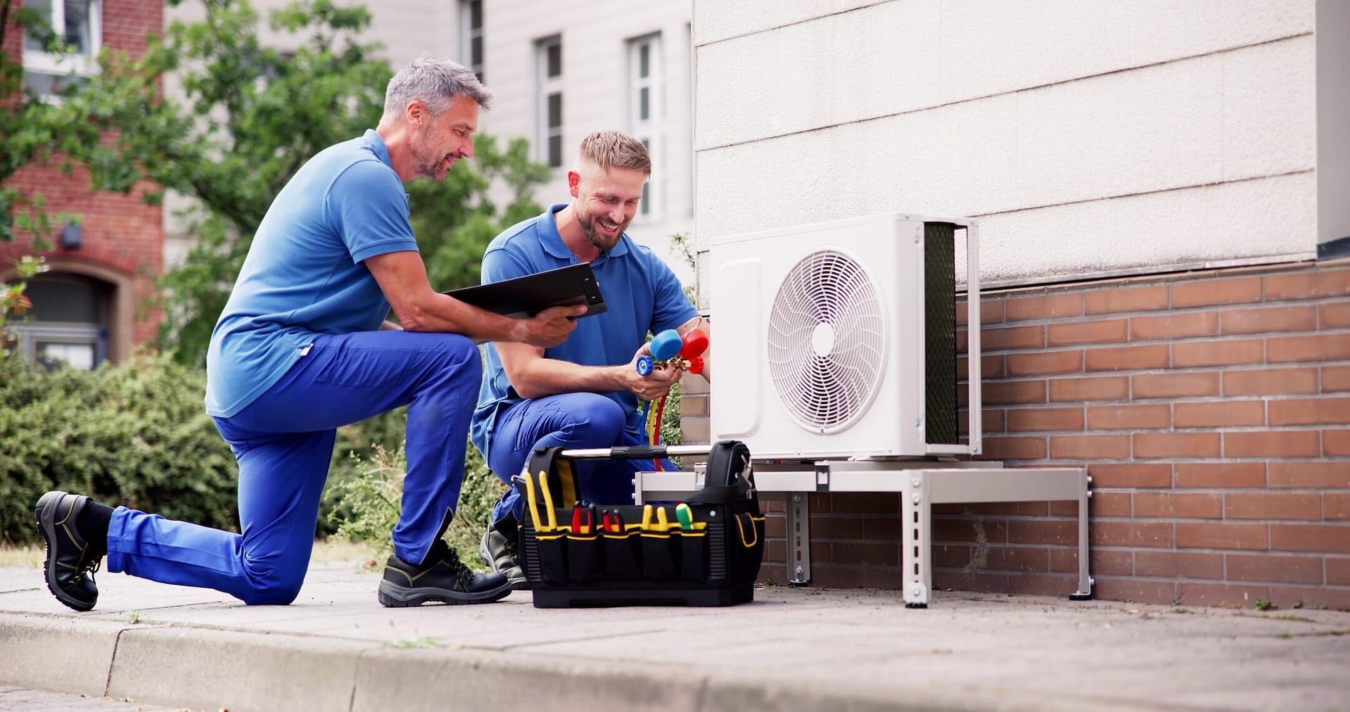 Industrial Air Conditioning Technician. HVAC Cooling System Repair