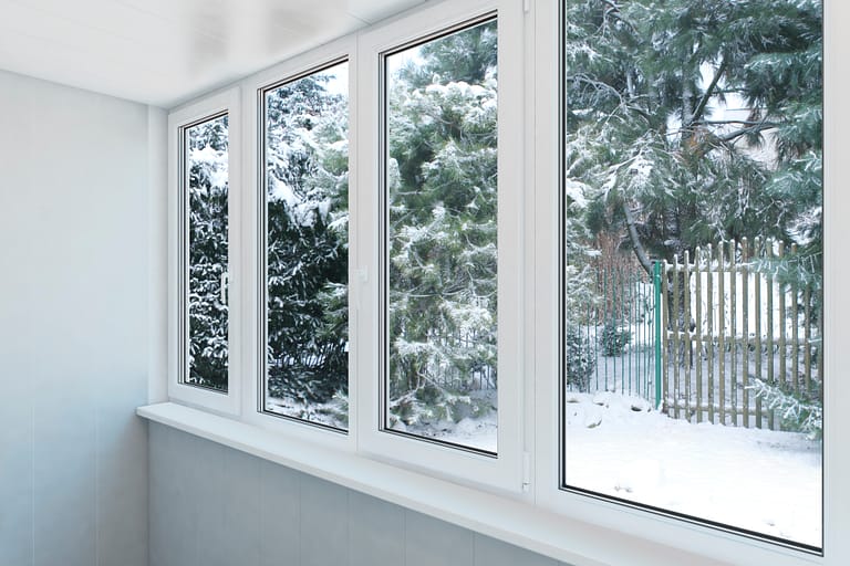 windows-with-snow-outside