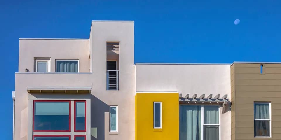 Residential flat roof house